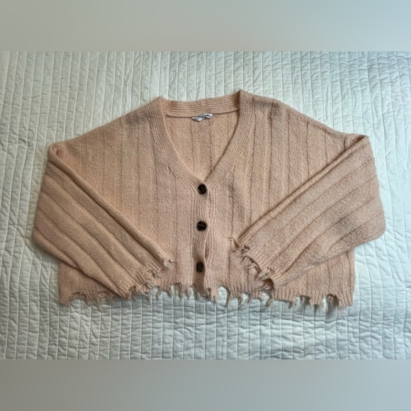 Double Zero pink Distressed cropped cardigan - Picture 2 of 5